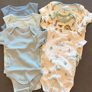 Bundle of 6 Baby Bodysuits Cloud Island brand and other  Blue and White  Set 3-9
